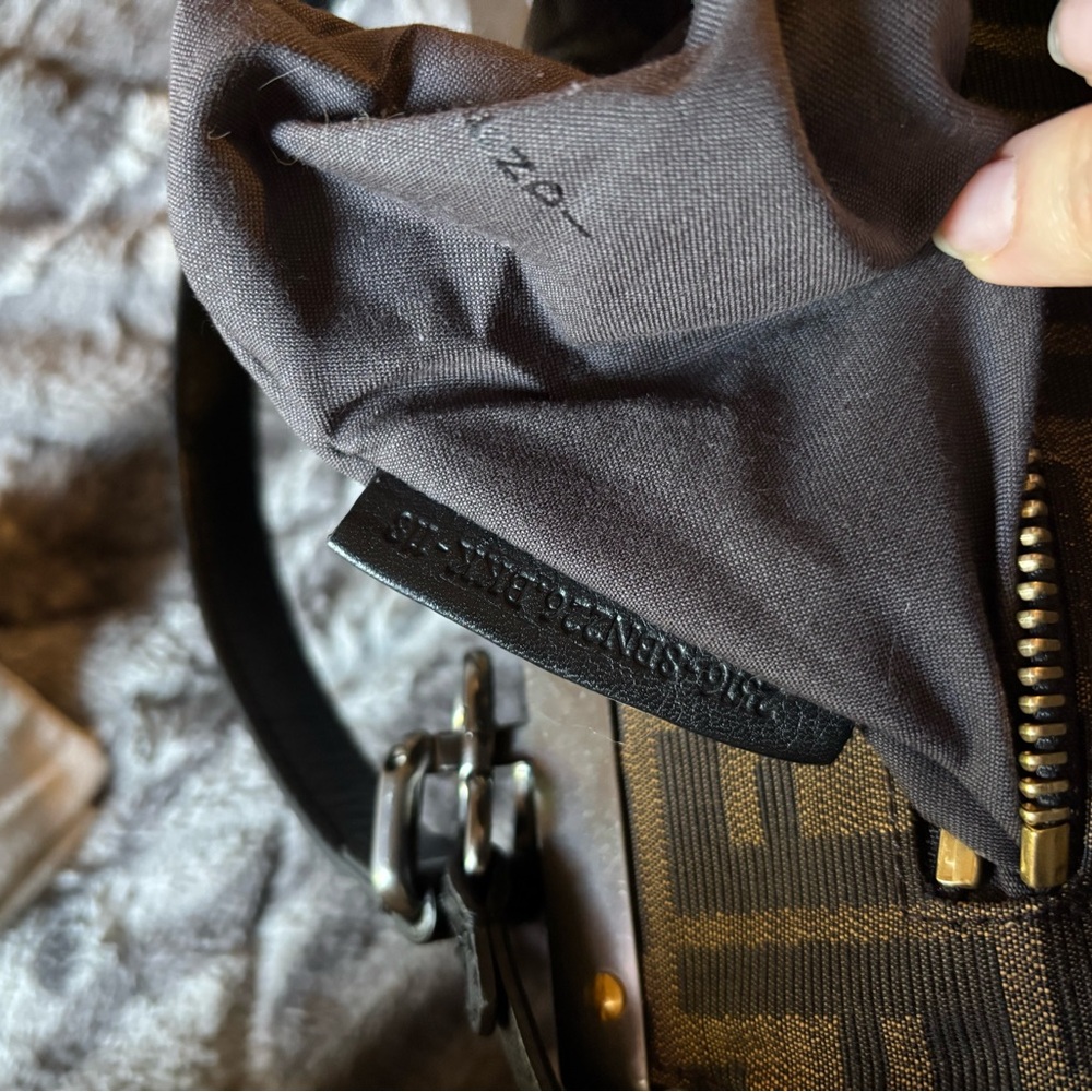 EUC Fendi Goatskin Zucca iconic Peekaboo Satchel - Black with two tone hardware - Picture 11 of 13